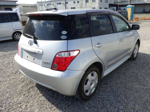 2005 Toyota IST NCP61[1]