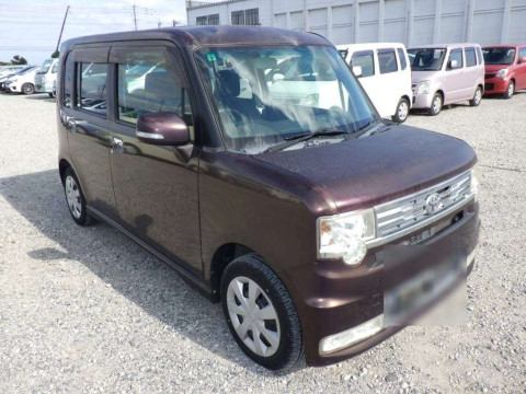 2012 Toyota Pixis Space L575A[2]