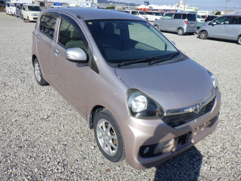 2014 Toyota Pixis Epoch LA300A[2]