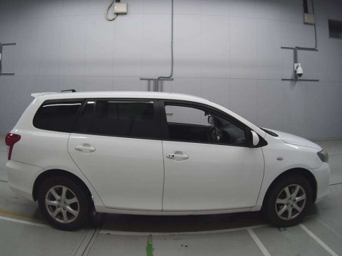 2012 Toyota Corolla Fielder NZE144G[2]