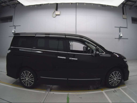 2020 Nissan Elgrand PNE52[2]