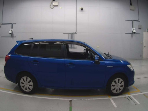 2014 Toyota Corolla Fielder NKE165G[2]