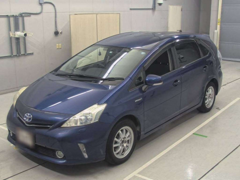 2013 Toyota Prius alpha ZVW41W[0]