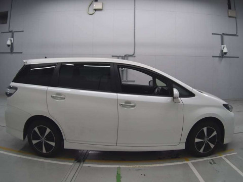 2013 Toyota Wish ZGE20W[2]