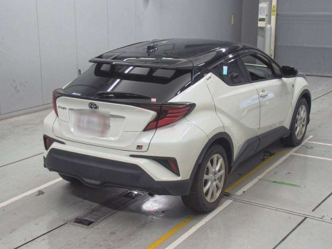 2020 Toyota C-HR NGX10[1]