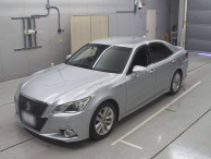 2013 Toyota Crown Hybrid