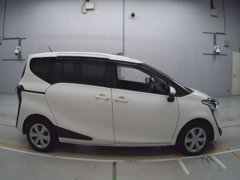 2018 Toyota Sienta NSP170G[2]