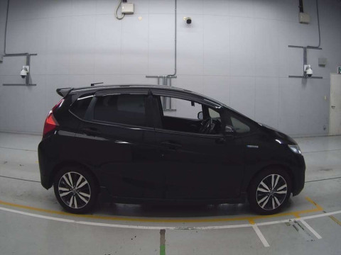 2016 Honda Fit Hybrid GP5[2]