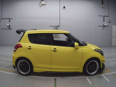 2015 Suzuki Swift Sport ZC32S[2]