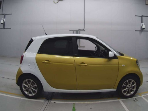 2015 Smart fortwo 453042[2]