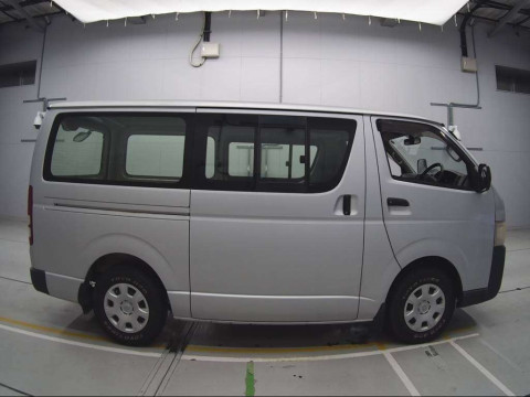 2006 Toyota Hiace Van TRH200V[2]