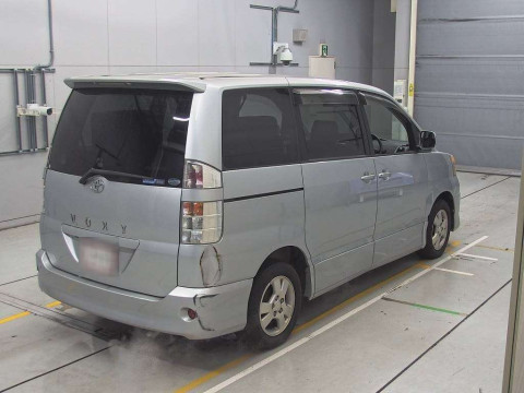 2001 Toyota Voxy AZR65G[1]