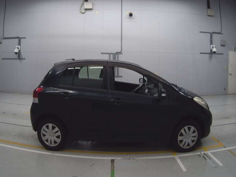 2010 Toyota Vitz KSP90[2]