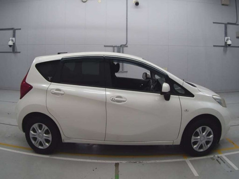 2012 Nissan Note E12[2]