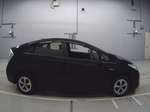 2012 Toyota Prius ZVW30[2]