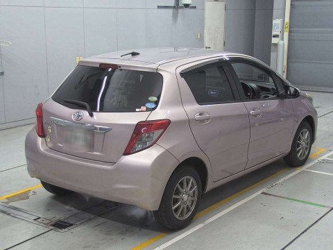 2011 Toyota Vitz KSP130[1]