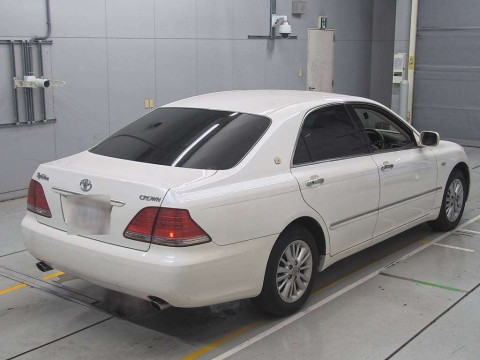 2004 Toyota Crown GRS180[1]