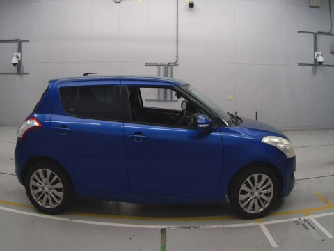 2012 Suzuki Swift ZC72S[2]