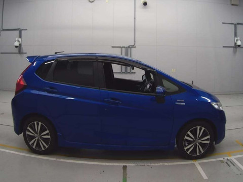 2016 Honda Fit Hybrid GP5[2]