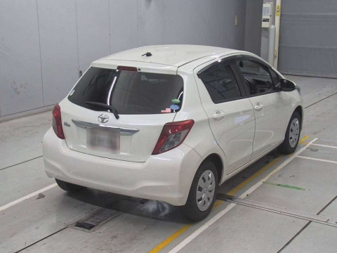 2013 Toyota Vitz NSP130[1]