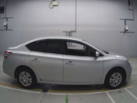 2013 Nissan SYLPHY TB17[2]