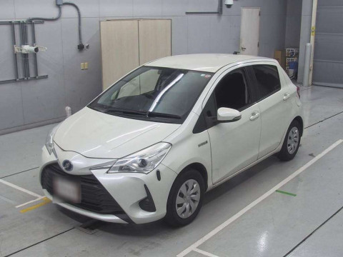 2017 Toyota Vitz NHP130[0]