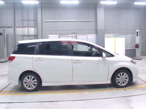 2010 Toyota Wish ZGE20W[2]