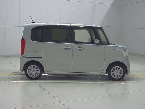 2017 Honda N-BOX JF3[2]