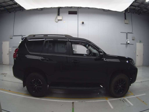 2021 Toyota Land Cruiser Prado TRJ150W[2]