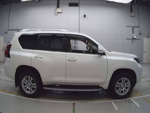 2023 Toyota Land Cruiser Prado GDJ151W[2]