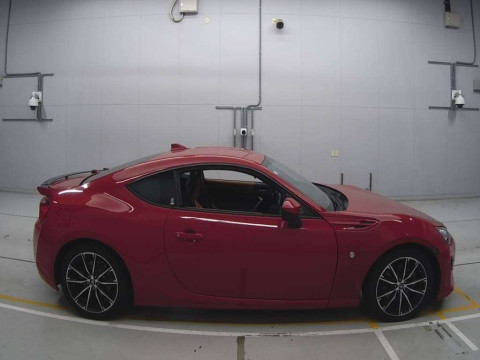 2016 Toyota 86 ZN6[2]