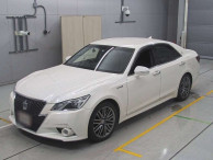 2013 Toyota Crown Hybrid