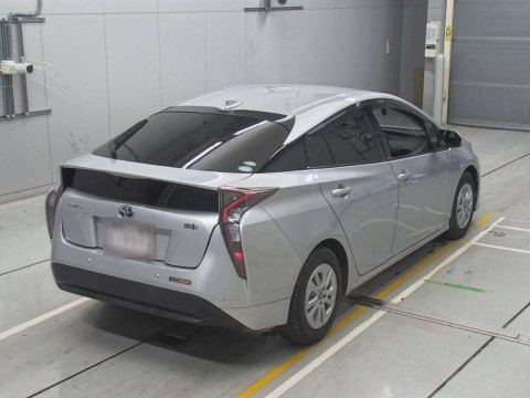 2017 Toyota Prius ZVW50[1]