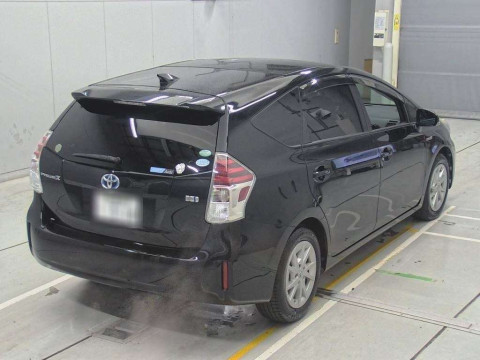 2014 Toyota Prius alpha ZVW40W[1]