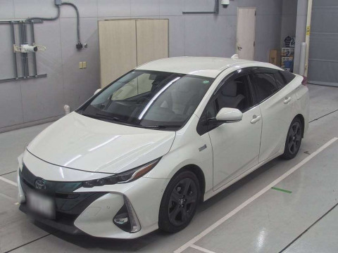 2017 Toyota Prius PHV ZVW52[0]