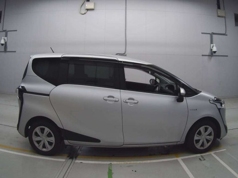 2019 Toyota Sienta NHP170G[2]