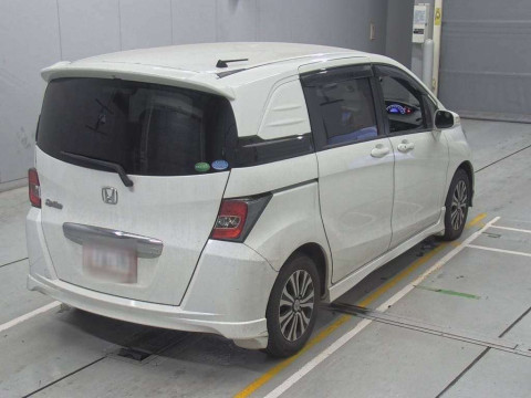 2015 Honda Freed Spike GB3[1]