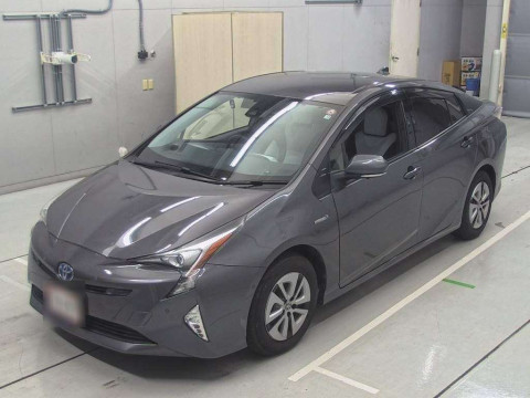 2017 Toyota Prius ZVW55[0]