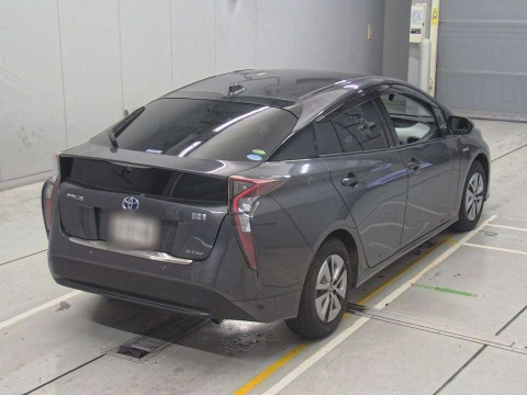 2017 Toyota Prius ZVW55[1]