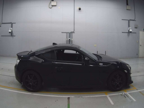 2014 Toyota 86 ZN6[2]