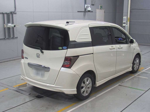 2011 Honda Freed Spike GB3[1]