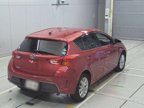 2014 Toyota Auris NZE181H[1]