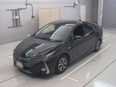 2017 Toyota Prius PHV ZVW52[0]