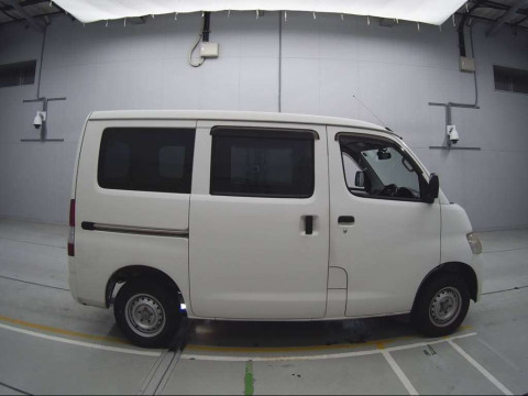 2017 Toyota Liteace Van S402M[2]