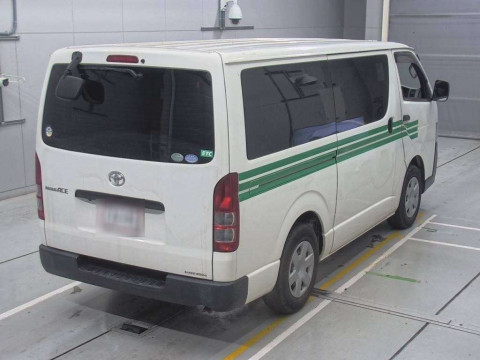 2012 Toyota Regiusace Van TRH200V[1]