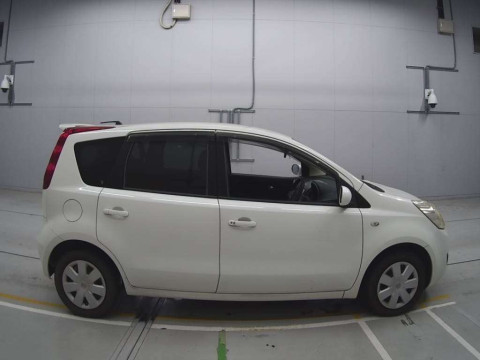 2008 Nissan Note E11[2]