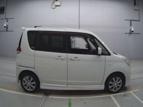 2013 Mitsubishi Delica D2 MB15S[2]