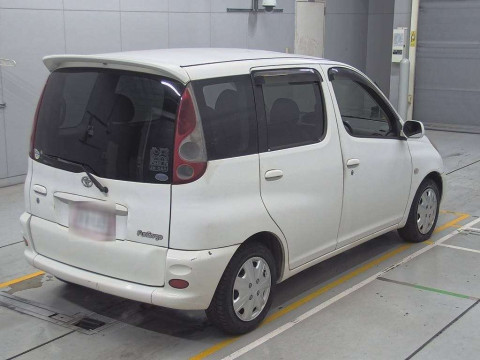 2002 Toyota Fun Cargo NCP20[1]