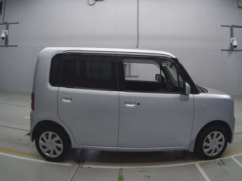 2011 Daihatsu Move Conte L575S[2]