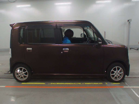 2012 Daihatsu Move Conte L585S[2]